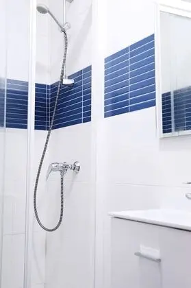 1 Bed in Shared Mixed Dormitory for 6 people
