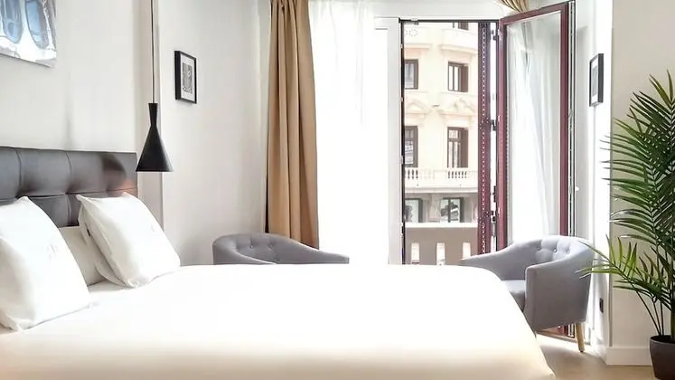 Junior Süit, Balkon