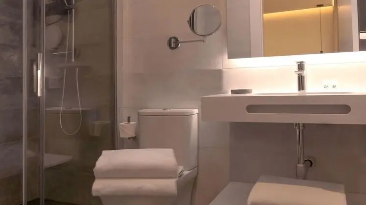 Junior Süit, Balkon