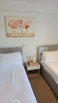 İki Ayrı Yataklı Oda, Banyolu/Duşlu