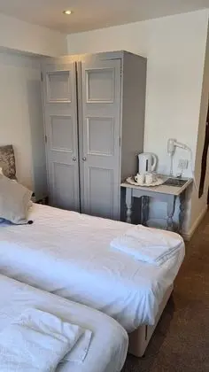 İki Ayrı Yataklı Oda, Banyolu/Duşlu