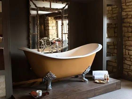 Deluxe Tek Büyük Yataklı Oda, Banyolu/Duşlu (Feature freestanding bath)