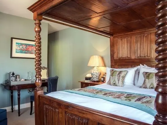 Deluxe Tek Büyük Yataklı Oda, Banyolu/Duşlu (Four Poster)