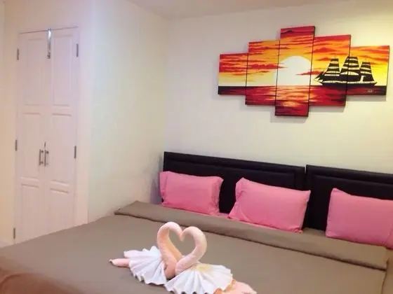 4 Bedrooms Villa
