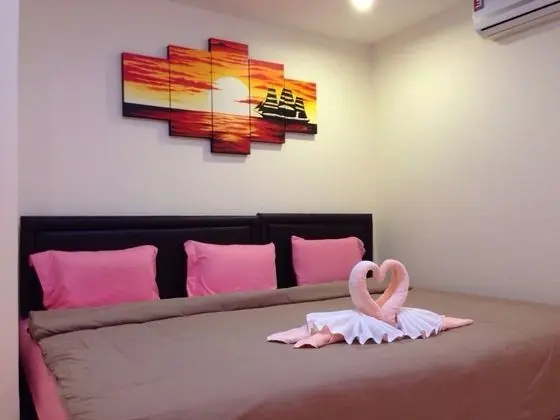 4 Bedrooms Villa