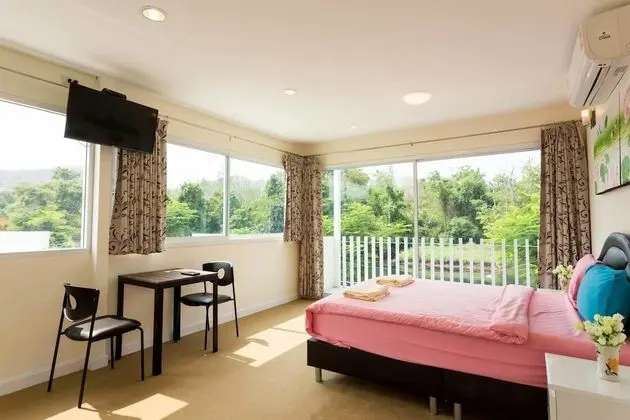 4 Bedrooms Villa