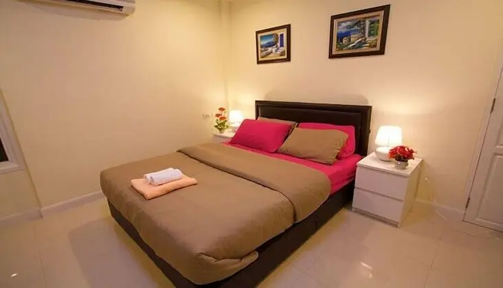 4 Bedrooms Villa