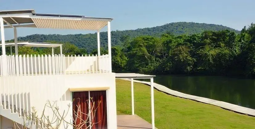 4 Bedrooms Villa