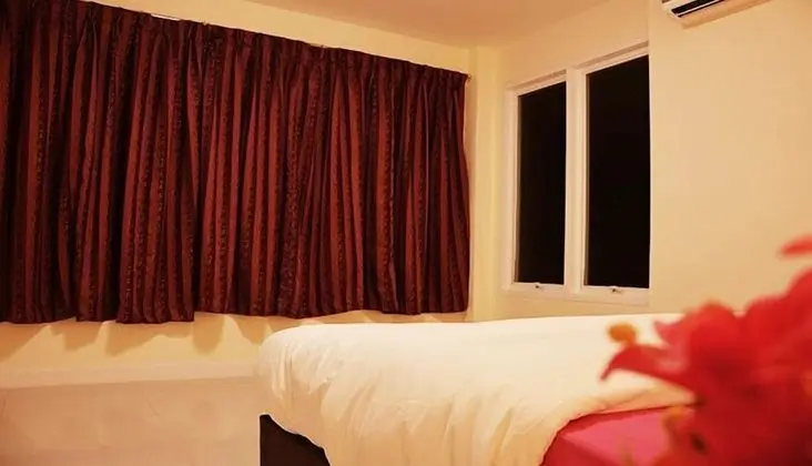 4 Bedrooms Villa