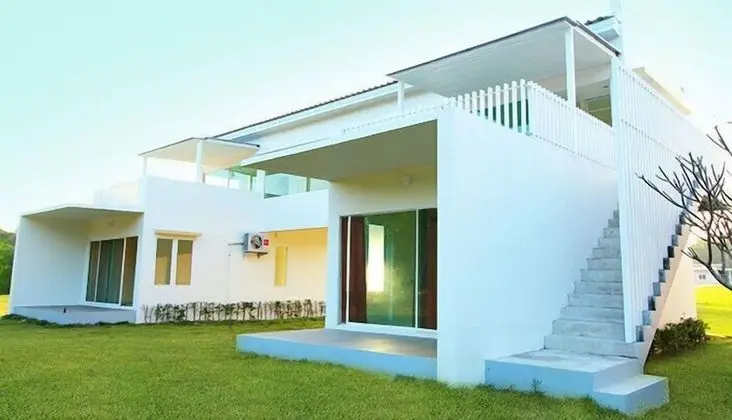 4 Bedrooms Villa