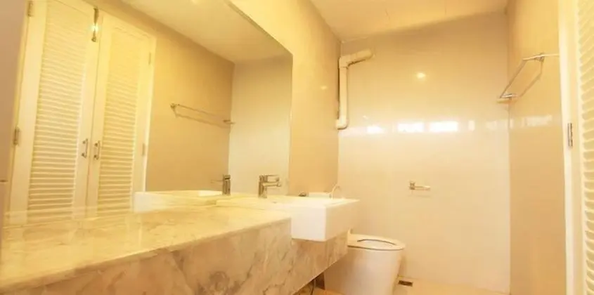 4 Bedrooms Villa