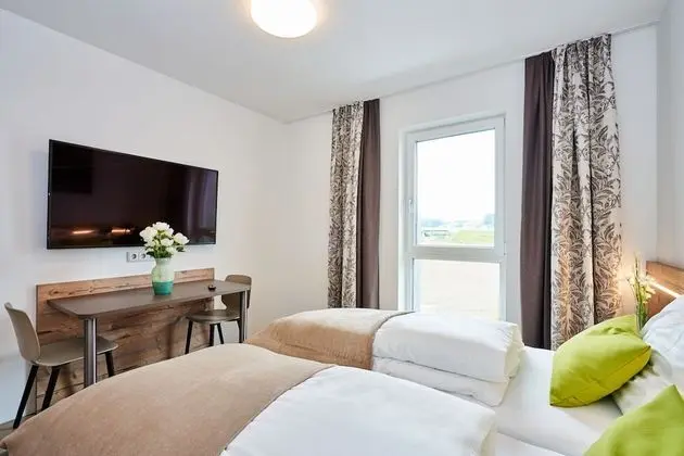 Business Tek Büyük veya İki Ayrı Yataklı Oda