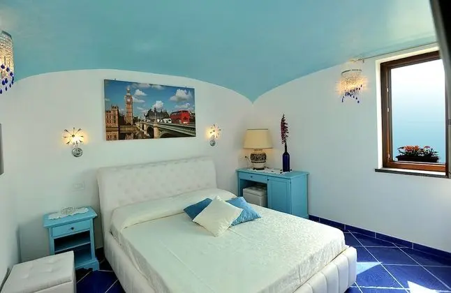 Deluxe Tek Büyük Yataklı Oda, Deniz Manzaralı