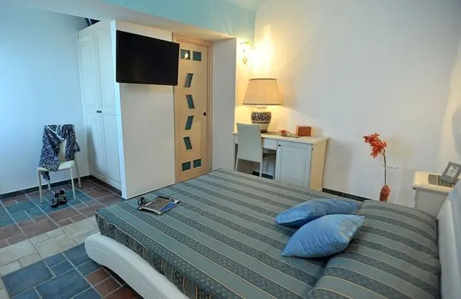Tek Büyük Yataklı Oda (street view)