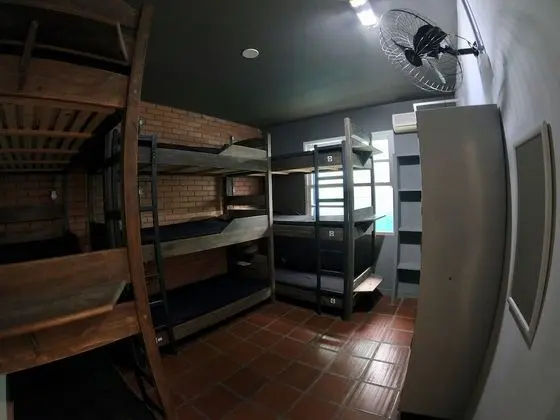 Basic Ortak Ranzalı Oda, Sadece kadınlar için, Özel Banyo
