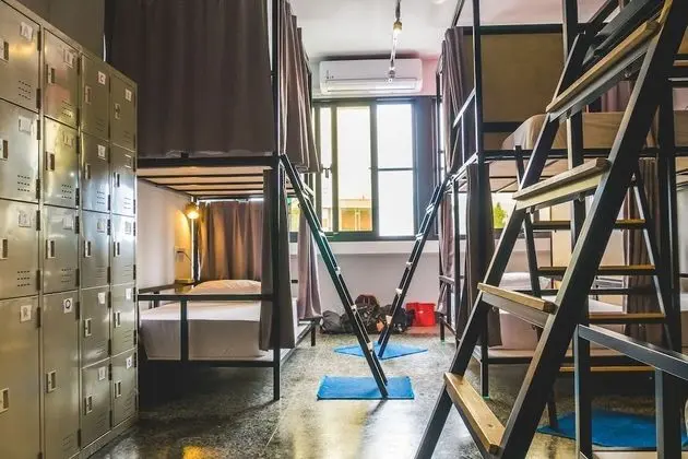 Standard Ortak Ranzalı Oda, Karma Ranzalı Oda, Ortak Banyo (window)