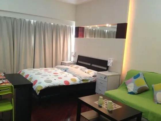 Standard Oda, 1 Büyük (Queen) Boy Yatak, Küçük Mutfak, Şehir Manzaralı