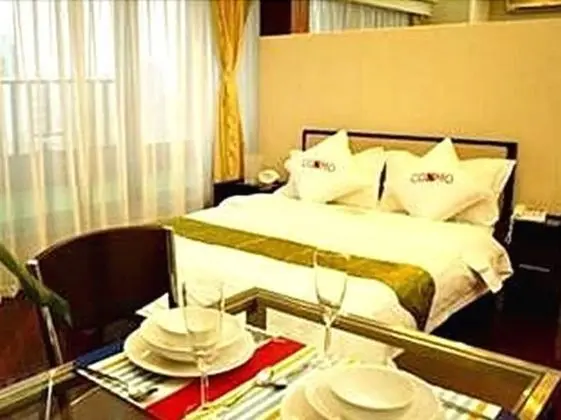 Standard Oda, 1 Büyük (Queen) Boy Yatak, Küçük Mutfak, Şehir Manzaralı