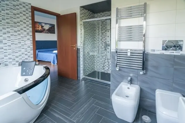 Deluxe Tek Büyük veya İki Ayrı Yataklı Oda, Jakuzi