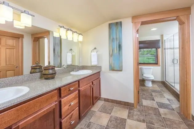 Suit Three Bedrooms