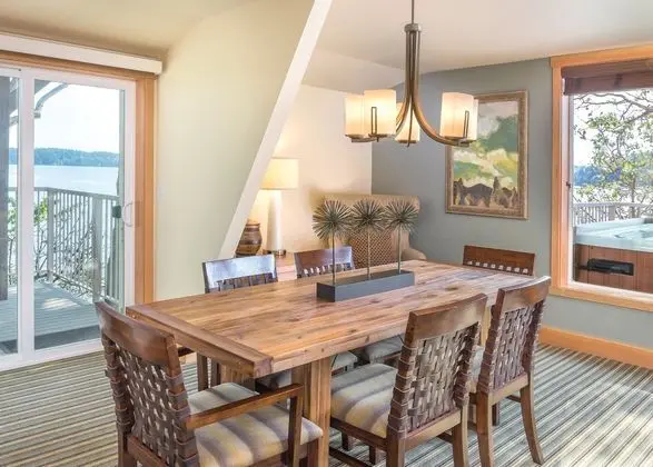 Suit Three Bedrooms