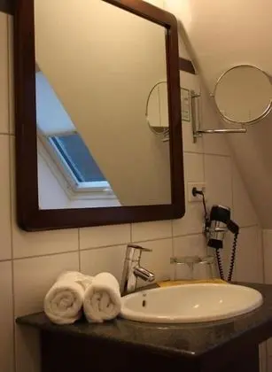 Standard Büyük Yataklı Tek Kişilik Oda