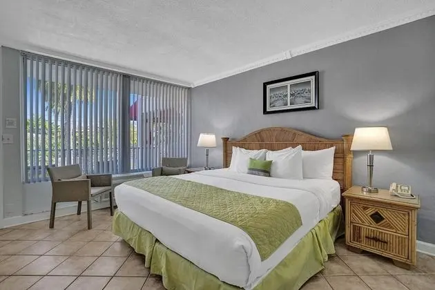 Deluxe Apart Daire, Sadece erkekler için
