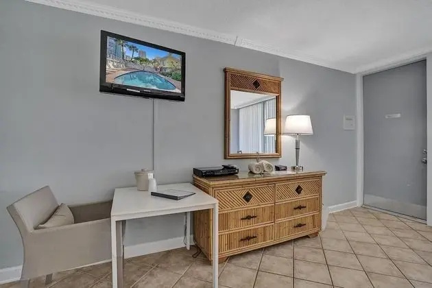 Deluxe Apart Daire, Sadece erkekler için