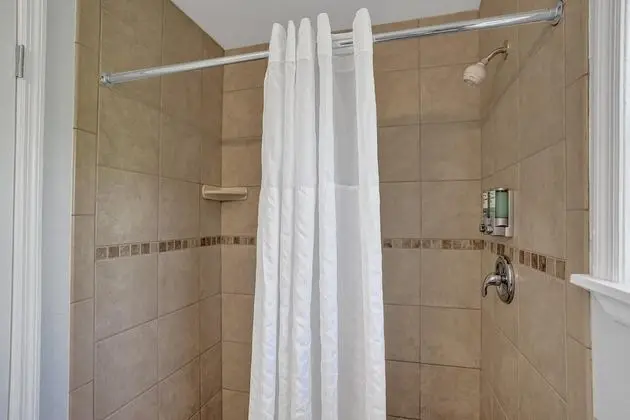 Deluxe Apart Daire, Sadece erkekler için