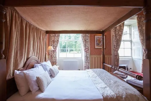 Tek Büyük Yataklı Oda (Four Poster)