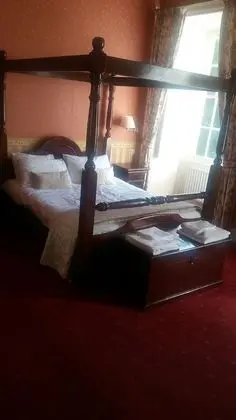 Tek Büyük Yataklı Oda (Four Poster)
