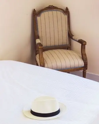 Tek Büyük veya İki Ayrı Yataklı Oda, Ortak Banyo (7)