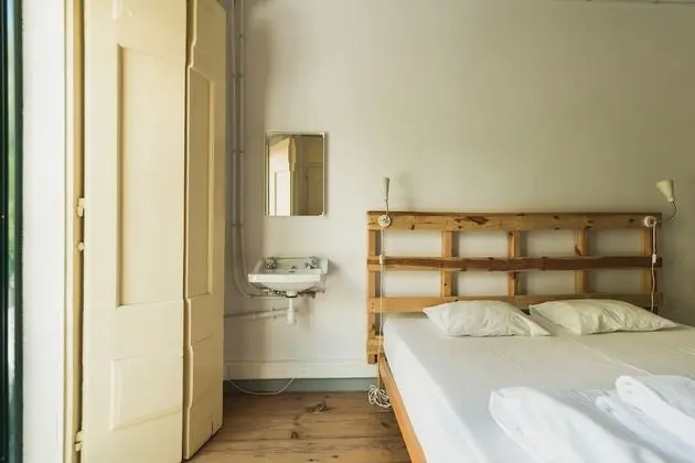 Tek Büyük Yataklı Oda, Ortak Banyo
