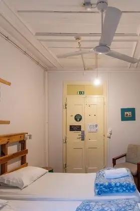 Tek Büyük Yataklı Oda, Ortak Banyo