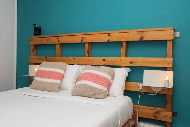 Tek Büyük Yataklı Oda, Ortak Banyo, Nehir Manzaralı