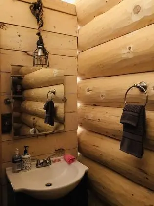 Bear Cabin, Mountain view