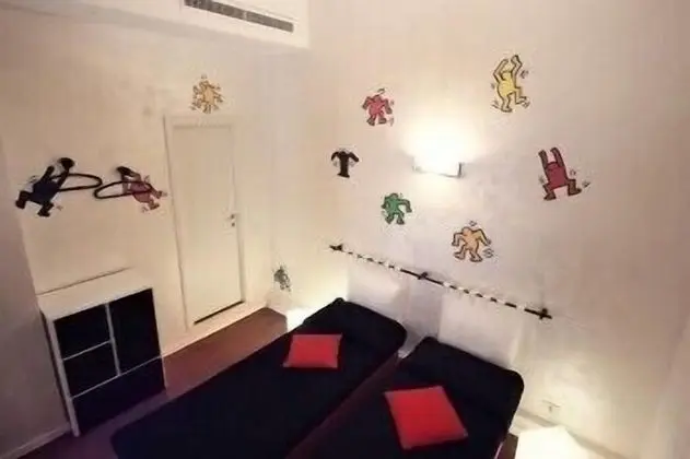 Büyük Yataklı Tek Kişilik Oda