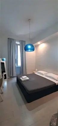Büyük Yataklı Tek Kişilik Oda