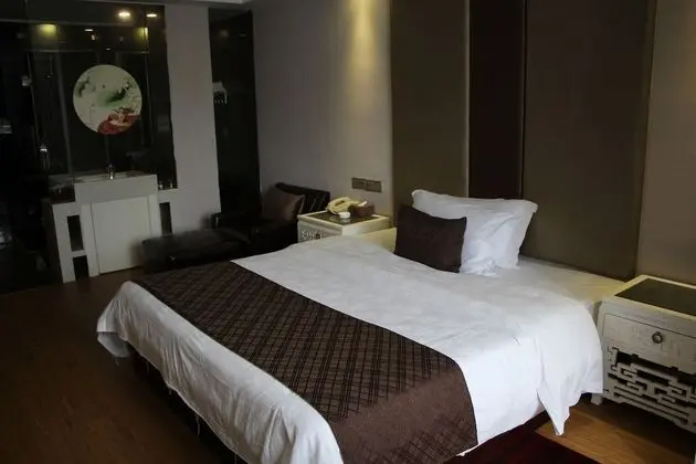 Deluxe Tek Büyük Yataklı Oda