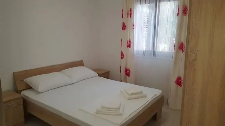 Deluxe Apart Daire, Zemin Kat