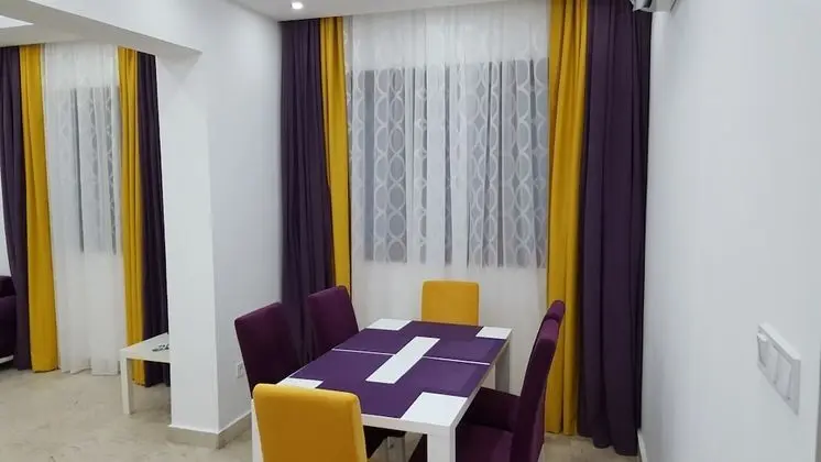 Deluxe Apart Daire, Zemin Kat