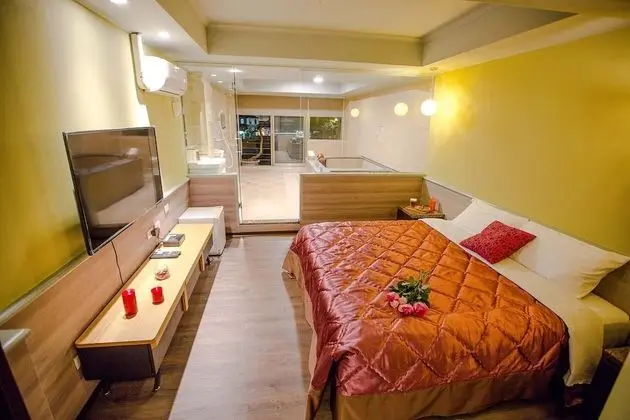 Deluxe Tek Büyük Yataklı Oda