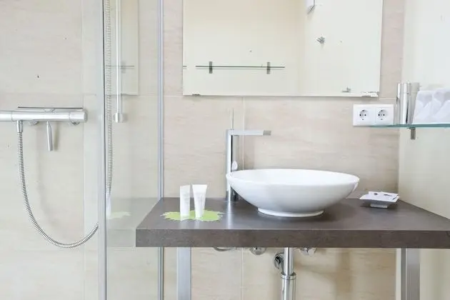 Design Tek Büyük Yataklı Oda, Balkon, Yamaçta