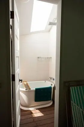 Tek Büyük Yataklı Oda (A)