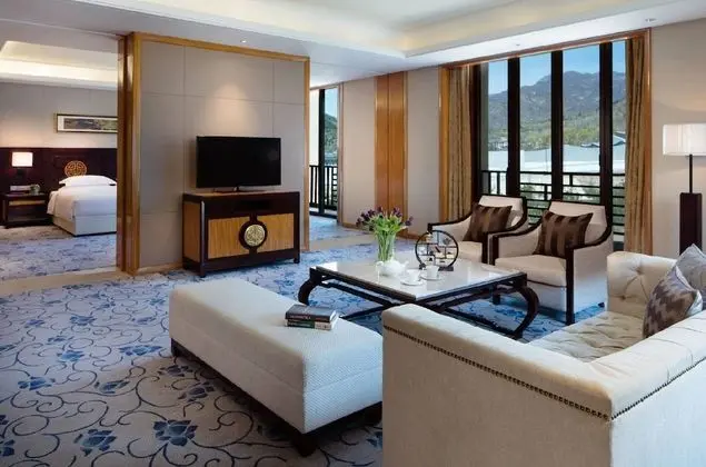 Deluxe Süit, 1 Çift Kişilik Yatak, Resort Manzaralı