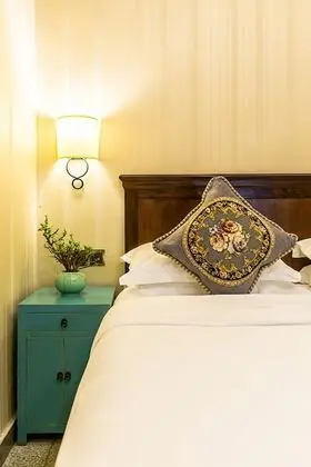 Basic Oda, 1 Büyük (Queen) Boy Yatak