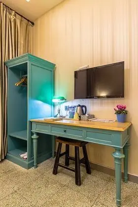 Basic Oda, 1 Büyük (Queen) Boy Yatak