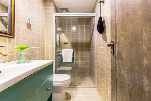 Basic Oda, 1 Büyük (Queen) Boy Yatak