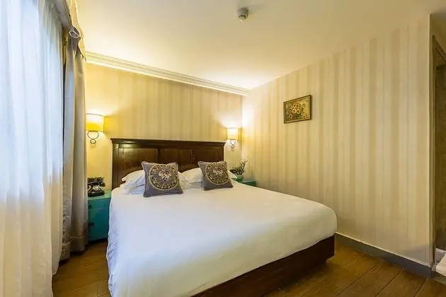 Standard Oda, 1 Büyük (Queen) Boy Yatak