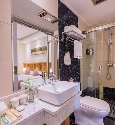 Deluxe Tek Büyük Yataklı Oda